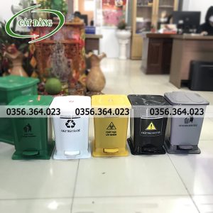 Sử dụng các màu để phân loại thùng rác tại bệnh viện