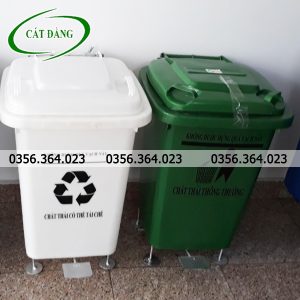 Thùng rác đạp y tế 60L
