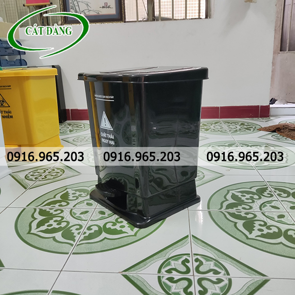 Thùng rác 30L nguy hại