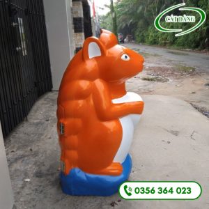 Thùng rác hình con sóc
