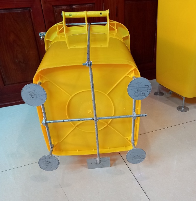 Thùng rác 60 lit đạp chân