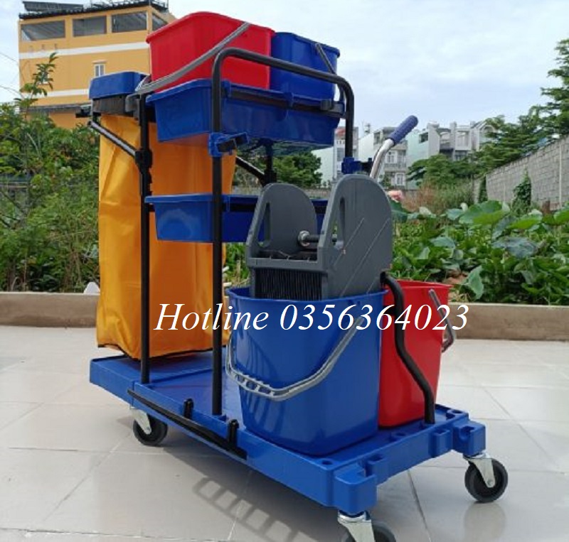 Xe dọn đồ vệ sinh