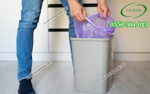 Có nên để thùng rác trong phòng ngủ