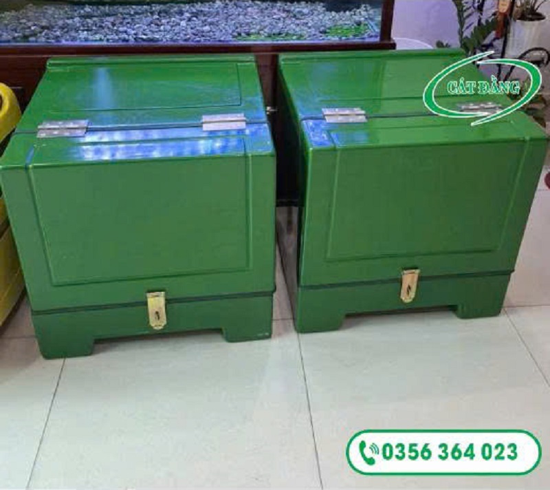 Thùng chở hàng trên xe máy